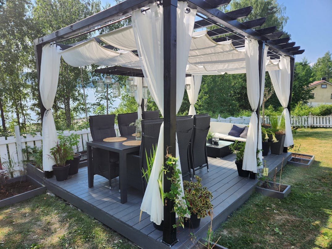 Træterrasse med overdækning Træterrasse med overdækning